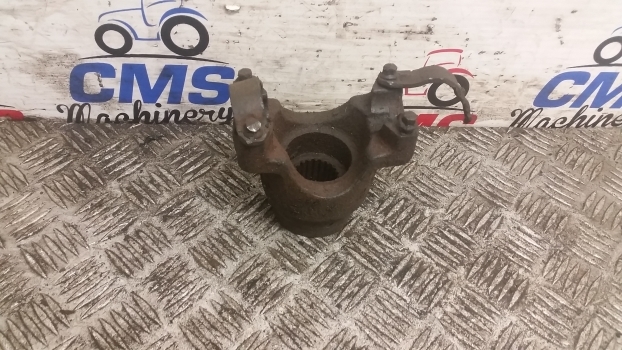 Caterpillar Th 406, 407, 336, 337 Rear Axle Pinion Flange 320-8554 - Hátsó tengely - Teleszkópos rakodó: 1 kép. Caterpillar Th 406, 407, 336, 337 Rear Axle Pinion Flange 320-8554 - Hátsó tengely - Teleszkópos rakodó: 1 kép.