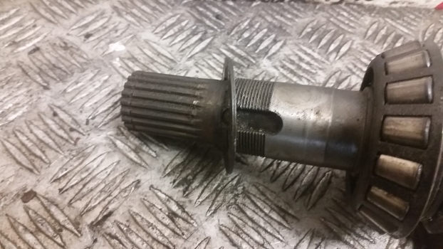 Caterpillar Th 407, 336, 337, 406 Rear Axle Bevel Crown Gear And Pinion 320-9328 - Hátsó tengely - Teleszkópos rakodó: 3 kép. Caterpillar Th 407, 336, 337, 406 Rear Axle Bevel Crown Gear And Pinion 320-9328 - Hátsó tengely - Teleszkópos rakodó: 3 kép.