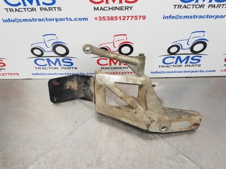 Claas Arion 530, 500, Cmatic,hexashift Alternator Support 0022356030, 0021608072 - Generátor - Traktor: 3 kép. Claas Arion 530, 500, Cmatic,hexashift Alternator Support 0022356030, 0021608072 - Generátor - Traktor: 3 kép.