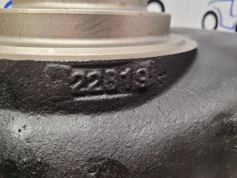 Claas Arion 600 Ser, A36, A37 Carraro 20.25si Front Axle Swivel Housing Rhs 0011500100 - Első tengely: 2 kép. Claas Arion 600 Ser, A36, A37 Carraro 20.25si Front Axle Swivel Housing Rhs 0011500100 - Első tengely: 2 kép.