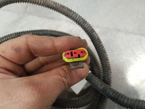 Claas Arion 640, 500, 600 Cmatic, Hexa Cab Wiring Loom 0011244003, 0011244001 - Kábel/ Kábelkorbácso: 5 kép. Claas Arion 640, 500, 600 Cmatic, Hexa Cab Wiring Loom 0011244003, 0011244001 - Kábel/ Kábelkorbácso: 5 kép.