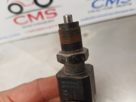 Claas Arion 640, 500, 600 Cmatic, Hexashift Brake Sensor 770006322, 835898 - Érzékelő - Traktor: 3 kép. Claas Arion 640, 500, 600 Cmatic, Hexashift Brake Sensor 770006322, 835898 - Érzékelő - Traktor: 3 kép.