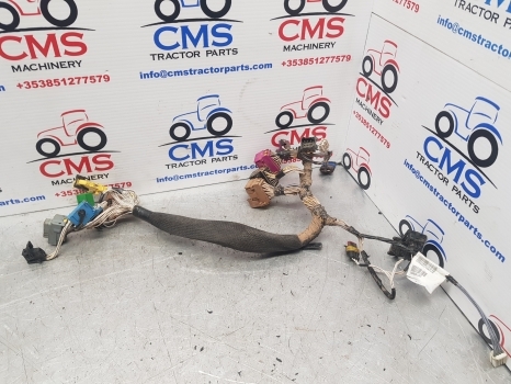 Claas Arion 640 Cab Dashboard Wiring Loom 0026081260, 0026081261, 26081260 - Kábel/ Kábelkorbácso - Traktor: 1 kép. Claas Arion 640 Cab Dashboard Wiring Loom 0026081260, 0026081261, 26081260 - Kábel/ Kábelkorbácso - Traktor: 1 kép.