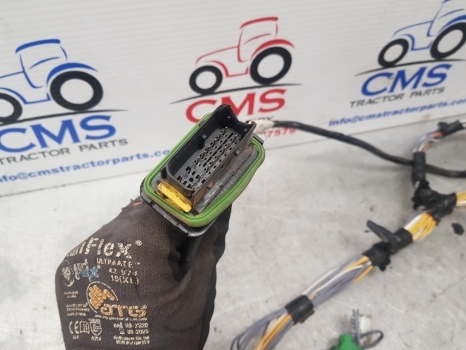 Claas Arion 640 Cab Wiring Loom 0022371370, 0022371372, 22371370, 22371372 - Kábel/ Kábelkorbácso - Traktor: 5 kép. Claas Arion 640 Cab Wiring Loom 0022371370, 0022371372, 22371370, 22371372 - Kábel/ Kábelkorbácso - Traktor: 5 kép.