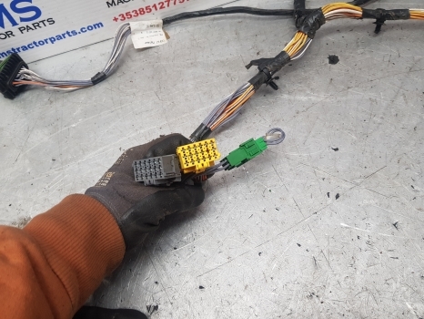 Claas Arion 640 Cab Wiring Loom 0022371370, 0022371372, 22371370, 22371372 - Kábel/ Kábelkorbácso - Traktor: 2 kép. Claas Arion 640 Cab Wiring Loom 0022371370, 0022371372, 22371370, 22371372 - Kábel/ Kábelkorbácso - Traktor: 2 kép.