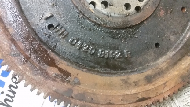 Deutz Agrotron 150 Engine Flywheel And Ring Gear 04208193, 02131081, 04208192 - Lendkerék - Traktor: 2 kép. Deutz Agrotron 150 Engine Flywheel And Ring Gear 04208193, 02131081, 04208192 - Lendkerék - Traktor: 2 kép.