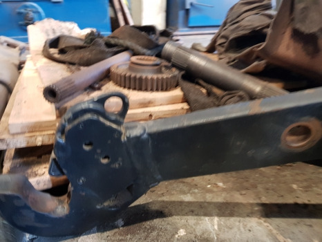 Deutz Agrotron M620 Lift Arm Lhs 0.014.1470.3/20 - Felfüggesztés: 1 kép. Deutz Agrotron M620 Lift Arm Lhs 0.014.1470.3/20 - Felfüggesztés: 1 kép.