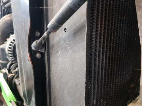 Radiátor Deutz Agrotron M620, M610, Ttv  Engine Water Cooling Radiator 0.015.4317.4/20: 9 kép. Radiátor Deutz Agrotron M620, M610, Ttv  Engine Water Cooling Radiator 0.015.4317.4/20: 9 kép.