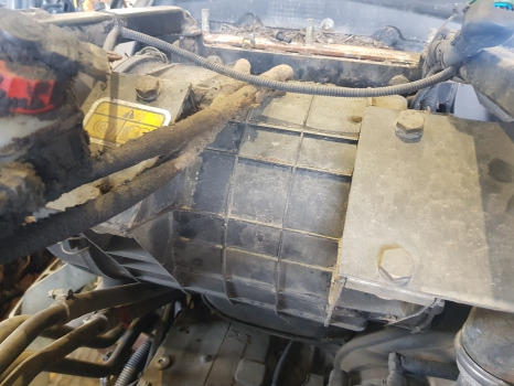 Deutz Agrotron M620, M610,ttv610, Air Filter Housing 0.013.9314.4, 0.016.8272.4 - Légbeszívó rendszer: 2 kép. Deutz Agrotron M620, M610,ttv610, Air Filter Housing 0.013.9314.4, 0.016.8272.4 - Légbeszívó rendszer: 2 kép.