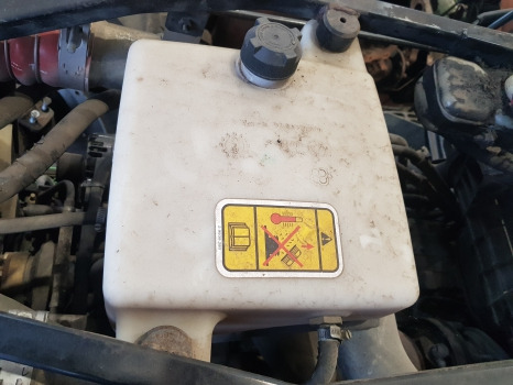 Deutz Fahr Agrotron M620, M600, Ttv610, Radiator Expansion Tank 0.015.4531.4/10 - Radiátor: 1 kép. Deutz Fahr Agrotron M620, M600, Ttv610, Radiator Expansion Tank 0.015.4531.4/10 - Radiátor: 1 kép.