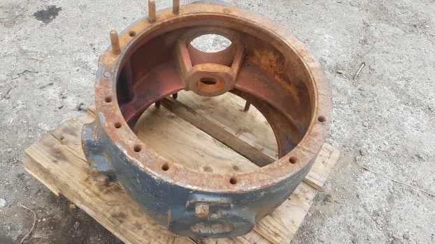 Fermec 860 Rear Axle Differential Housing 518212m1 - Differenciálmű - Kotrórakodó: 5 kép. Fermec 860 Rear Axle Differential Housing 518212m1 - Differenciálmű - Kotrórakodó: 5 kép.