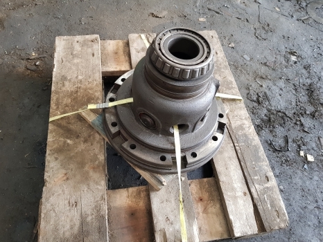Fiat 1180, 160-90, 180-90, 140-90 Rear Axle Differential Assy 5106055, 5106043 - Hátsó tengely: 4 kép. Fiat 1180, 160-90, 180-90, 140-90 Rear Axle Differential Assy 5106055, 5106043 - Hátsó tengely: 4 kép.