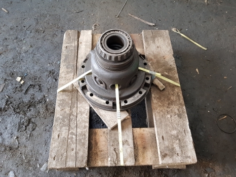 Fiat 1180, 160-90, 180-90, 140-90 Rear Axle Differential Assy 5106055, 5106043 - Hátsó tengely: 2 kép. Fiat 1180, 160-90, 180-90, 140-90 Rear Axle Differential Assy 5106055, 5106043 - Hátsó tengely: 2 kép.