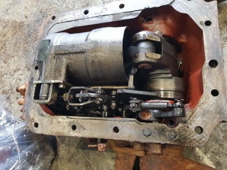 Fiat 70-90, 80-90 Hydraulic Lift Cover Assy 5117164, 5125938, 5123957, 5123959 - Hidraulika - Traktor: 4 kép. Fiat 70-90, 80-90 Hydraulic Lift Cover Assy 5117164, 5125938, 5123957, 5123959 - Hidraulika - Traktor: 4 kép.
