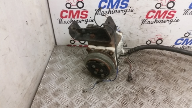Fiat F, F- Dt Ford 30 Series F140, F130, F100 Air Compressor 5165548, 51219592 - Klímakompresszor - Traktor: 4 kép. Fiat F, F- Dt Ford 30 Series F140, F130, F100 Air Compressor 5165548, 51219592 - Klímakompresszor - Traktor: 4 kép.