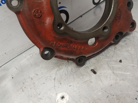 Ford 10, 40, 200 Transmission Plate Retainer F0nn7049aa, 81864422, E0nn7049ba - Sebességváltó: 2 kép. Ford 10, 40, 200 Transmission Plate Retainer F0nn7049aa, 81864422, E0nn7049ba - Sebességváltó: 2 kép.