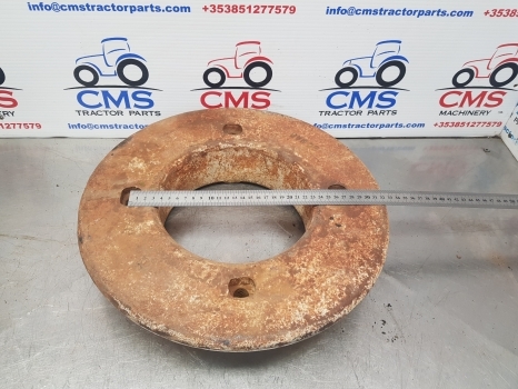 Ford 10, 600, 5000 Series, 5600, 6600 Wheel Weight 33kg 81802263, C5nn1n000a - Ellensúly: 3 kép. Ford 10, 600, 5000 Series, 5600, 6600 Wheel Weight 33kg 81802263, C5nn1n000a - Ellensúly: 3 kép.