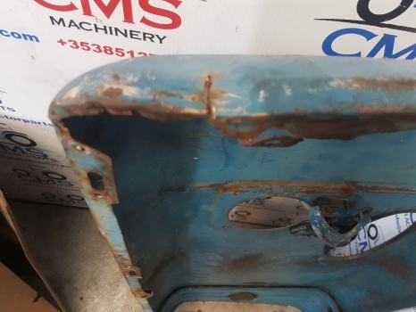 Ford 10 Series 7710, 6710 Bonnet Hood Panel 5 Holes, E1nn16a724aa, D8nn16a724ba - Motorháztető - Traktor: 4 kép. Ford 10 Series 7710, 6710 Bonnet Hood Panel 5 Holes, E1nn16a724aa, D8nn16a724ba - Motorháztető - Traktor: 4 kép.