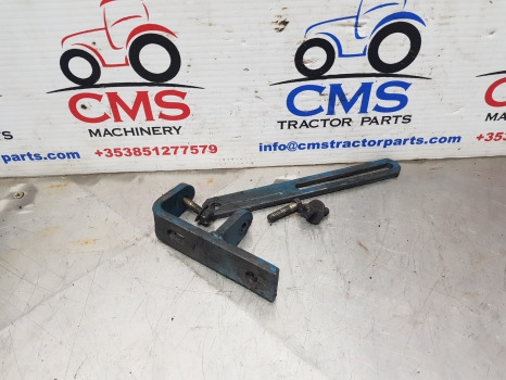 Ford 2810, 4610, 4600 Alternator Bracket Kit D3nn10239a, 81837759 - Generátor - Mezőgazdasági gépek: 1 kép. Ford 2810, 4610, 4600 Alternator Bracket Kit D3nn10239a, 81837759 - Generátor - Mezőgazdasági gépek: 1 kép.
