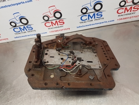 Ford 40, 7840, 5640, 8340 Transmission Control Plate Cover And Valve F0nn7z479ag - Erőátvitel - Traktor: 5 kép. Ford 40, 7840, 5640, 8340 Transmission Control Plate Cover And Valve F0nn7z479ag - Erőátvitel - Traktor: 5 kép.