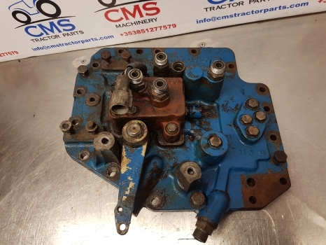 Ford 40, 7840, 5640, 8340 Transmission Control Plate Cover And Valve F0nn7z479ag - Erőátvitel - Traktor: 2 kép. Ford 40, 7840, 5640, 8340 Transmission Control Plate Cover And Valve F0nn7z479ag - Erőátvitel - Traktor: 2 kép.
