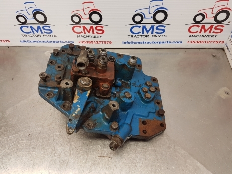 Ford 40, 7840, 5640, 8340 Transmission Control Plate Cover And Valve F0nn7z479ag - Erőátvitel - Traktor: 4 kép. Ford 40, 7840, 5640, 8340 Transmission Control Plate Cover And Valve F0nn7z479ag - Erőátvitel - Traktor: 4 kép.