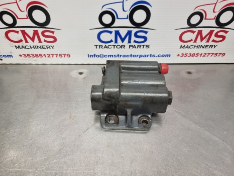 Ford 40 Series, 7840, 8240, 8340, Ts, Hydraulic Valve F2nnr947aa, 81878459 - Hidraulikus szelep - Mezőgazdasági gépek: 1 kép. Ford 40 Series, 7840, 8240, 8340, Ts, Hydraulic Valve F2nnr947aa, 81878459 - Hidraulikus szelep - Mezőgazdasági gépek: 1 kép.