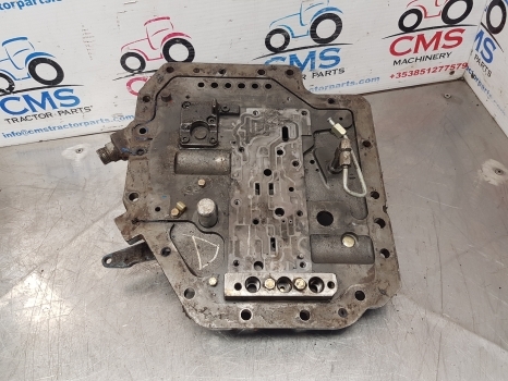 Ford 40 Series, 7840 Transmission Control Plate Cover F0nn7z479ah, 81871981 - Erőátvitel - Traktor: 4 kép. Ford 40 Series, 7840 Transmission Control Plate Cover F0nn7z479ah, 81871981 - Erőátvitel - Traktor: 4 kép.