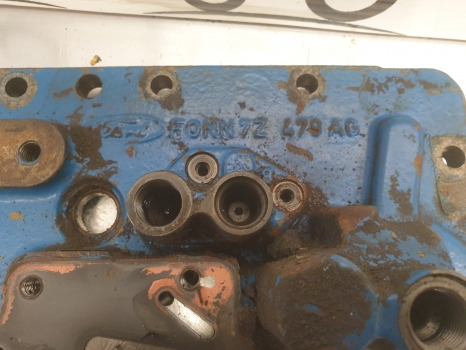 Ford 40 Series Transmission Control Cover F0nn7z479ag, 81871981,f0nn7z479af - Erőátvitel: 3 kép. Ford 40 Series Transmission Control Cover F0nn7z479ag, 81871981,f0nn7z479af - Erőátvitel: 3 kép.