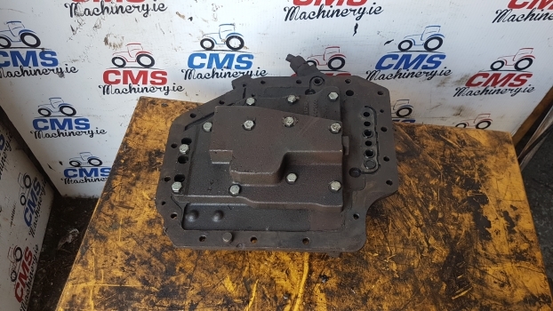 Ford 40, Ts Series, 8340 Transmission Control Plate Cover 82015157, F3nn7z479 - Erőátvitel - Traktor: 5 kép. Ford 40, Ts Series, 8340 Transmission Control Plate Cover 82015157, F3nn7z479 - Erőátvitel - Traktor: 5 kép.