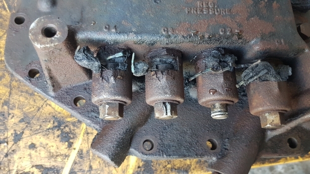 Ford 40, Ts Series, 8340 Transmission Control Plate Cover 82015157, F3nn7z479 - Erőátvitel - Traktor: 4 kép. Ford 40, Ts Series, 8340 Transmission Control Plate Cover 82015157, F3nn7z479 - Erőátvitel - Traktor: 4 kép.
