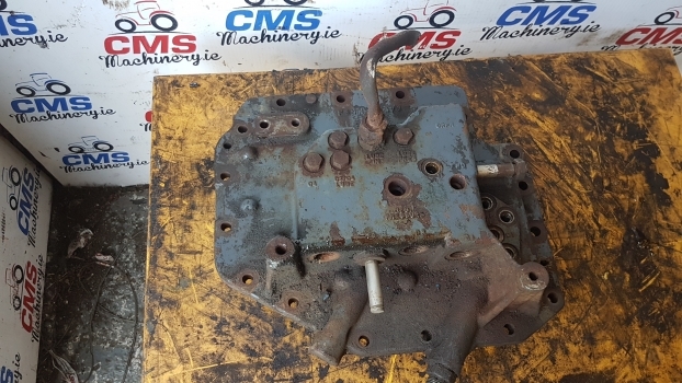 Ford 40, Ts Series Transmission Control Plate Cover 82015157, F3nn7z479, - Erőátvitel - Traktor: 4 kép. Ford 40, Ts Series Transmission Control Plate Cover 82015157, F3nn7z479, - Erőátvitel - Traktor: 4 kép.