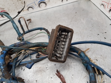 Ford 4600 Frame Wiring Loom D5nn14a103l Check The Pictures - Kábel/ Kábelkorbácso - Traktor: 5 kép. Ford 4600 Frame Wiring Loom D5nn14a103l Check The Pictures - Kábel/ Kábelkorbácso - Traktor: 5 kép.