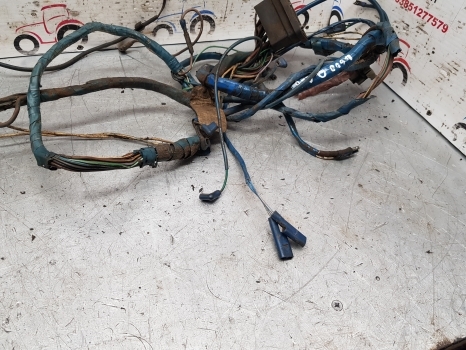 Ford 4600 Frame Wiring Loom D5nn14a103l Check The Pictures - Kábel/ Kábelkorbácso - Traktor: 2 kép. Ford 4600 Frame Wiring Loom D5nn14a103l Check The Pictures - Kábel/ Kábelkorbácso - Traktor: 2 kép.
