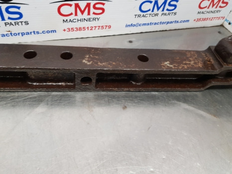 Ford 4610 And 5640 Combi Hitch With Hook And Drawbar E9nne915be29b - Keret/ Alváz: 2 kép. Ford 4610 And 5640 Combi Hitch With Hook And Drawbar E9nne915be29b - Keret/ Alváz: 2 kép.