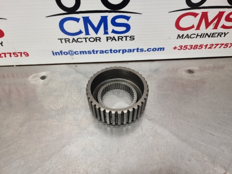 Ford 4630, 30 Series, Transmission Hub 83985667, K3660628301 - Sebességváltó: 2 kép. Ford 4630, 30 Series, Transmission Hub 83985667, K3660628301 - Sebességváltó: 2 kép.