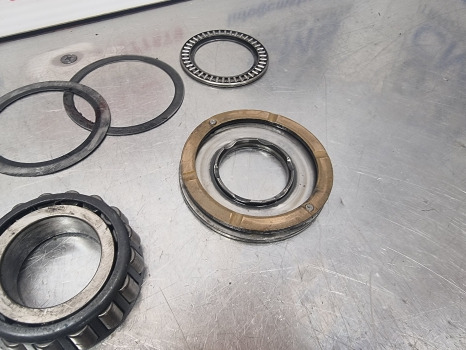 Ford 4630, 30 Series Transmission Thrust Bearings, Washers K3660627941 - Sebességváltó: 5 kép. Ford 4630, 30 Series Transmission Thrust Bearings, Washers K3660627941 - Sebességváltó: 5 kép.