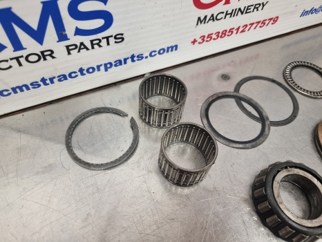 Ford 4630, 30 Series Transmission Thrust Bearings, Washers K3660627941 - Sebességváltó: 3 kép. Ford 4630, 30 Series Transmission Thrust Bearings, Washers K3660627941 - Sebességváltó: 3 kép.