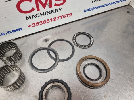 Ford 4630, 30 Series Transmission Thrust Bearings, Washers K3660627941 - Sebességváltó: 4 kép. Ford 4630, 30 Series Transmission Thrust Bearings, Washers K3660627941 - Sebességváltó: 4 kép.