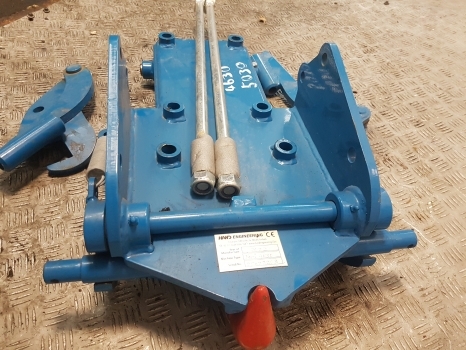 Ford 4630, 4830, 5030 Pick Up Hitch Complete 83982145, 82865059, 83987712 - Gyorscsatlakozó - Traktor: 4 kép. Ford 4630, 4830, 5030 Pick Up Hitch Complete 83982145, 82865059, 83987712 - Gyorscsatlakozó - Traktor: 4 kép.