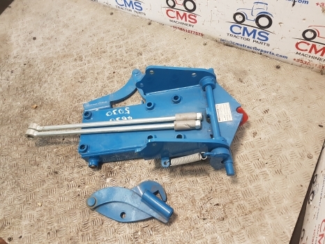 Ford 4630, 4830, 5030 Pick Up Hitch Complete 83982145, 82865059, 83987712 - Gyorscsatlakozó - Traktor: 3 kép. Ford 4630, 4830, 5030 Pick Up Hitch Complete 83982145, 82865059, 83987712 - Gyorscsatlakozó - Traktor: 3 kép.
