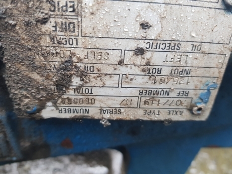 Ford 4830 Front, Rear Axles, Backend Narrow Nut Parts Dismantling - Tengely és alkatrészek - Traktor: 4 kép. Ford 4830 Front, Rear Axles, Backend Narrow Nut Parts Dismantling - Tengely és alkatrészek - Traktor: 4 kép.