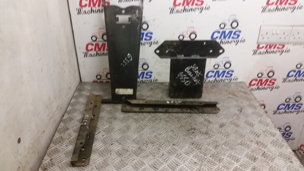 Ford 555c, 655c, 555d, 575d, 655d, 675d Seat Brackets E8nna464aa, 83971793 - Ülés - Traktor: 1 kép. Ford 555c, 655c, 555d, 575d, 655d, 675d Seat Brackets E8nna464aa, 83971793 - Ülés - Traktor: 1 kép.