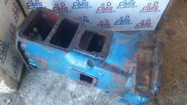 Ford 5610, 7610, 6610, 7710, 7810, 7910, 8210 Transmission Housing E2nn7006ea - Sebességváltó: 2 kép. Ford 5610, 7610, 6610, 7710, 7810, 7910, 8210 Transmission Housing E2nn7006ea - Sebességváltó: 2 kép.