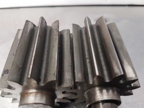 Ford 5640, 6640, 7740, 7840, 8240 Hydraulic Pump Gear And Shaft Z12 F1nne866aa - Hidraulikus szivattyú - Traktor: 4 kép. Ford 5640, 6640, 7740, 7840, 8240 Hydraulic Pump Gear And Shaft Z12 F1nne866aa - Hidraulikus szivattyú - Traktor: 4 kép.