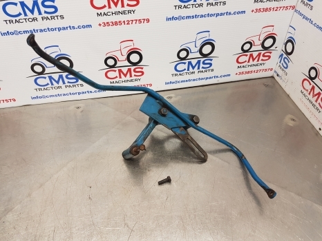 Ford 6610, 6410 Alternator Bracket E4nn10039aa, 83949802, D8nn8n096aa - Generátor - Traktor: 1 kép. Ford 6610, 6410 Alternator Bracket E4nn10039aa, 83949802, D8nn8n096aa - Generátor - Traktor: 1 kép.