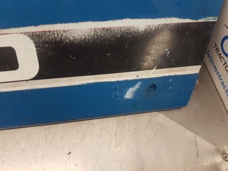 Ford 7600 Rhs Bonnet Hood Panel C7nn16625e, E9nn16a724aa, D5nn16a724b - Motorháztető - Traktor: 5 kép. Ford 7600 Rhs Bonnet Hood Panel C7nn16625e, E9nn16a724aa, D5nn16a724b - Motorháztető - Traktor: 5 kép.