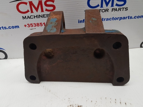 Ford 7840, 40 Series, Tstop Link Bracket Original 83991095 ,e9nnt947ba - Felfüggesztés: 4 kép. Ford 7840, 40 Series, Tstop Link Bracket Original 83991095 ,e9nnt947ba - Felfüggesztés: 4 kép.