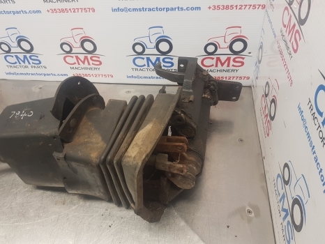 Ford 7840, 40, Ts Series Transmission Shift Control Assy F0nn7z287ac - Erőátvitel - Traktor: 4 kép. Ford 7840, 40, Ts Series Transmission Shift Control Assy F0nn7z287ac - Erőátvitel - Traktor: 4 kép.