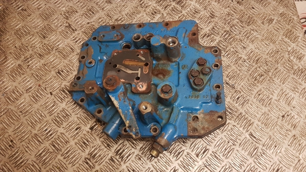 Ford 7840, 7740, 6640 40 Transmission Control Plate Cover F0nn7z479ag, 81871981 - Erőátvitel: 2 kép. Ford 7840, 7740, 6640 40 Transmission Control Plate Cover F0nn7z479ag, 81871981 - Erőátvitel: 2 kép.